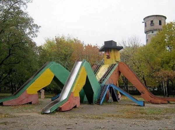These Depressing Playgrounds Really Set The Tone For Adulthood (29 Pics)